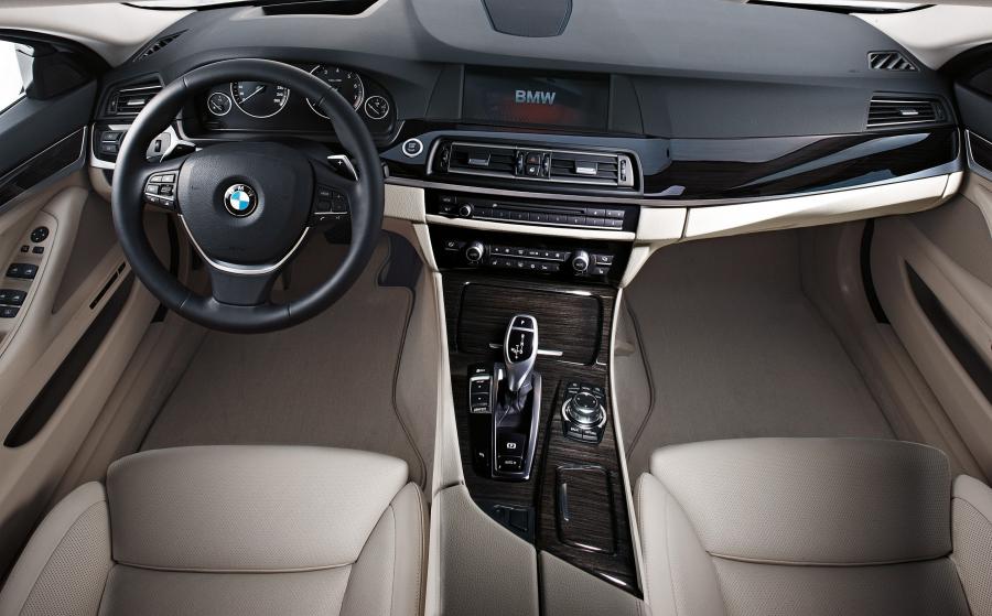  BMW 5-Series 2010 года  (фото 62 из 117)